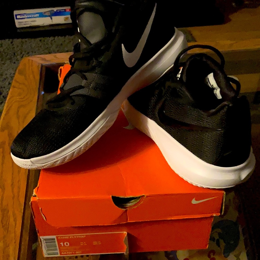 Kyrie Flytrap 1